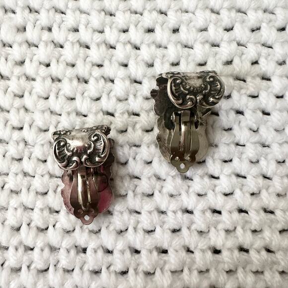 Vintage Foree Sterling Ornate Scroll Signed Clip On Luggage Tag Earrings - Picture 4 of 10